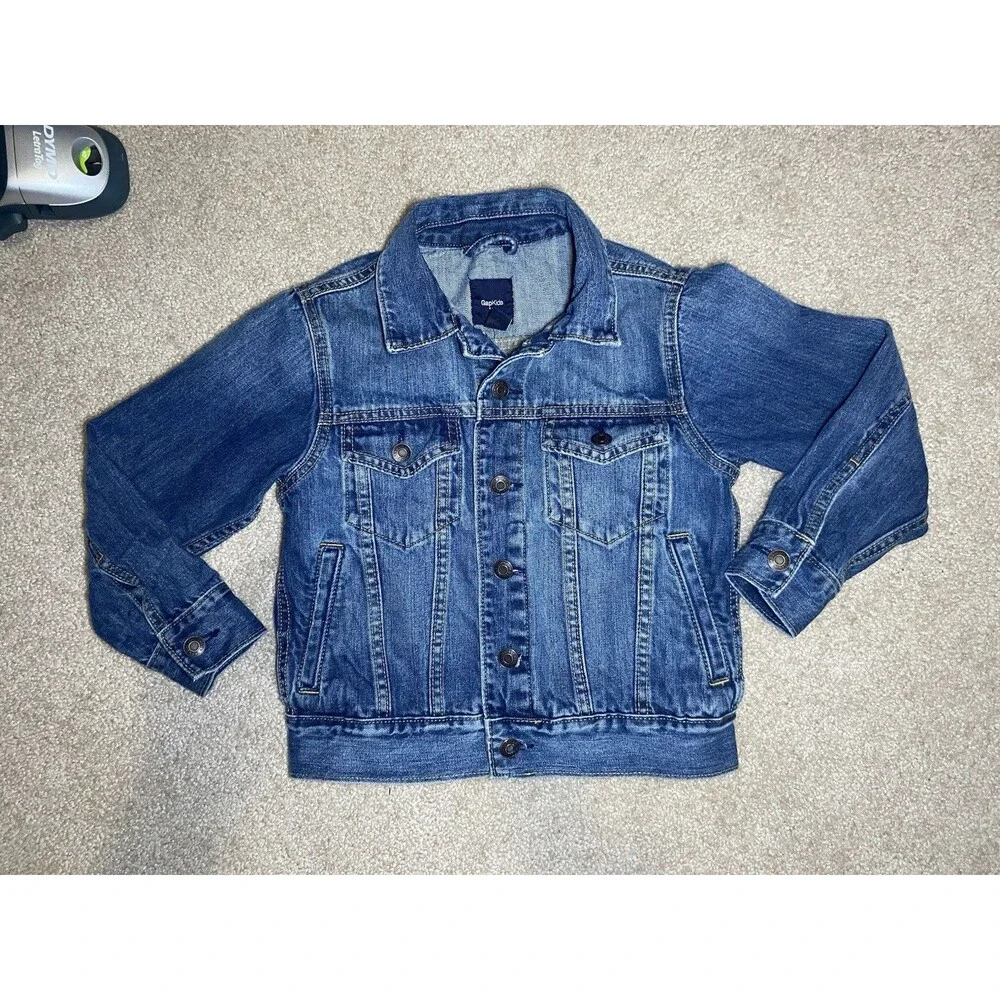 GapKids Blue Denim Jacket Size S Small 6-7 Years Classic Icon Trucker Jean